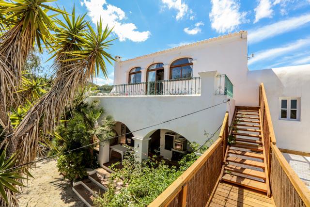 fc5a0d48 d903 4f74 8b19 6ba60a6f4233 1